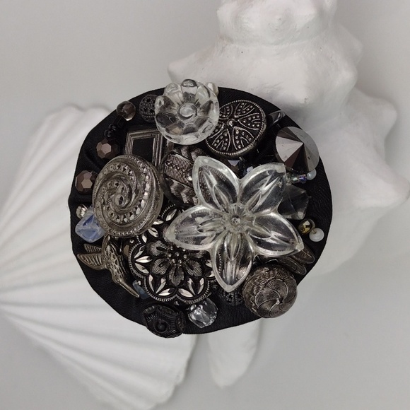 Whimsically Edgy Black Artisan Silver Tone Black & Clear Buttons & Beads  Brooch - Picture 6 of 9